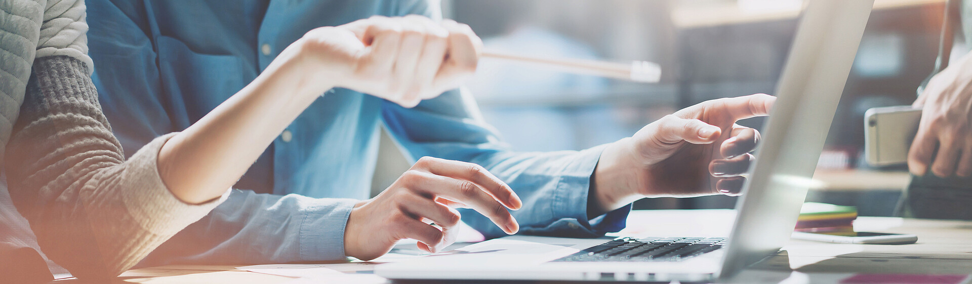 Kundenberater bei der Analyse