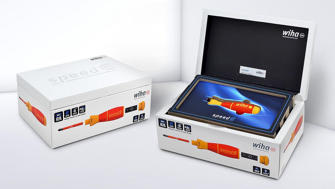 Box zum Aufklappen mit Schraubendreher als Einlage offen und geschlossen